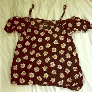 Mesh flower printed top.